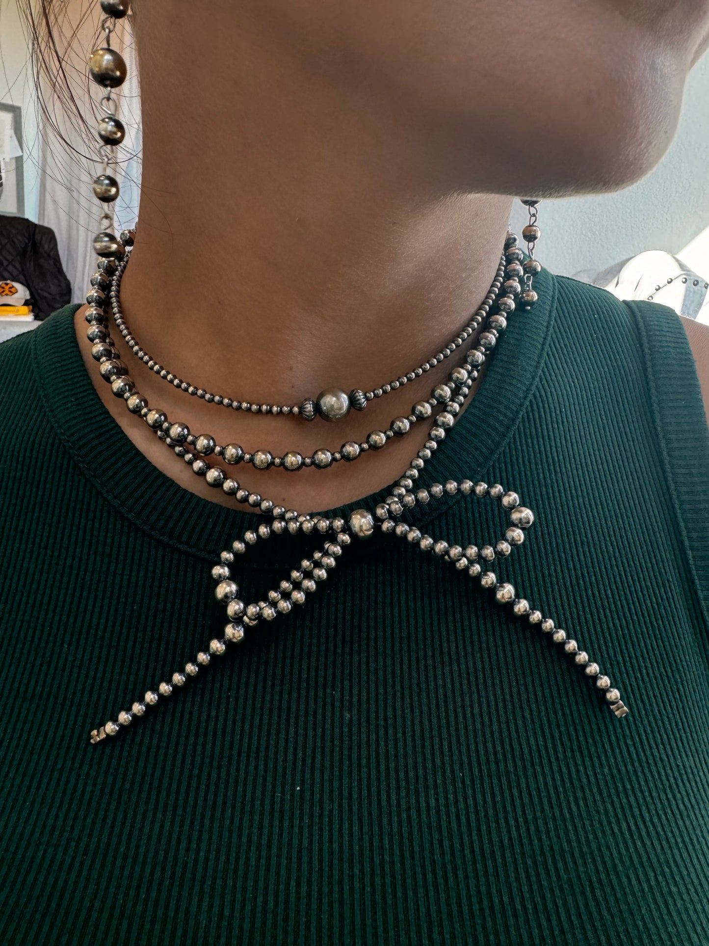 Graduated Pearl Bow Necklace